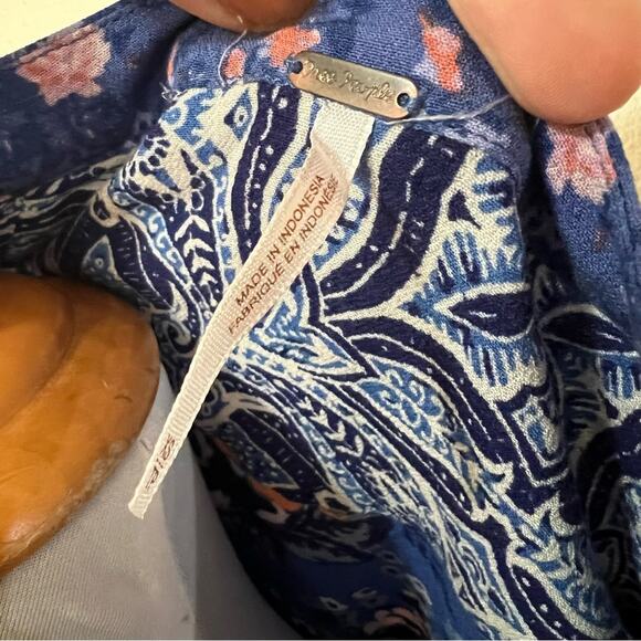 Free People FP Wildflower Fields blue floral tunic top XS - Picture 7 of 9